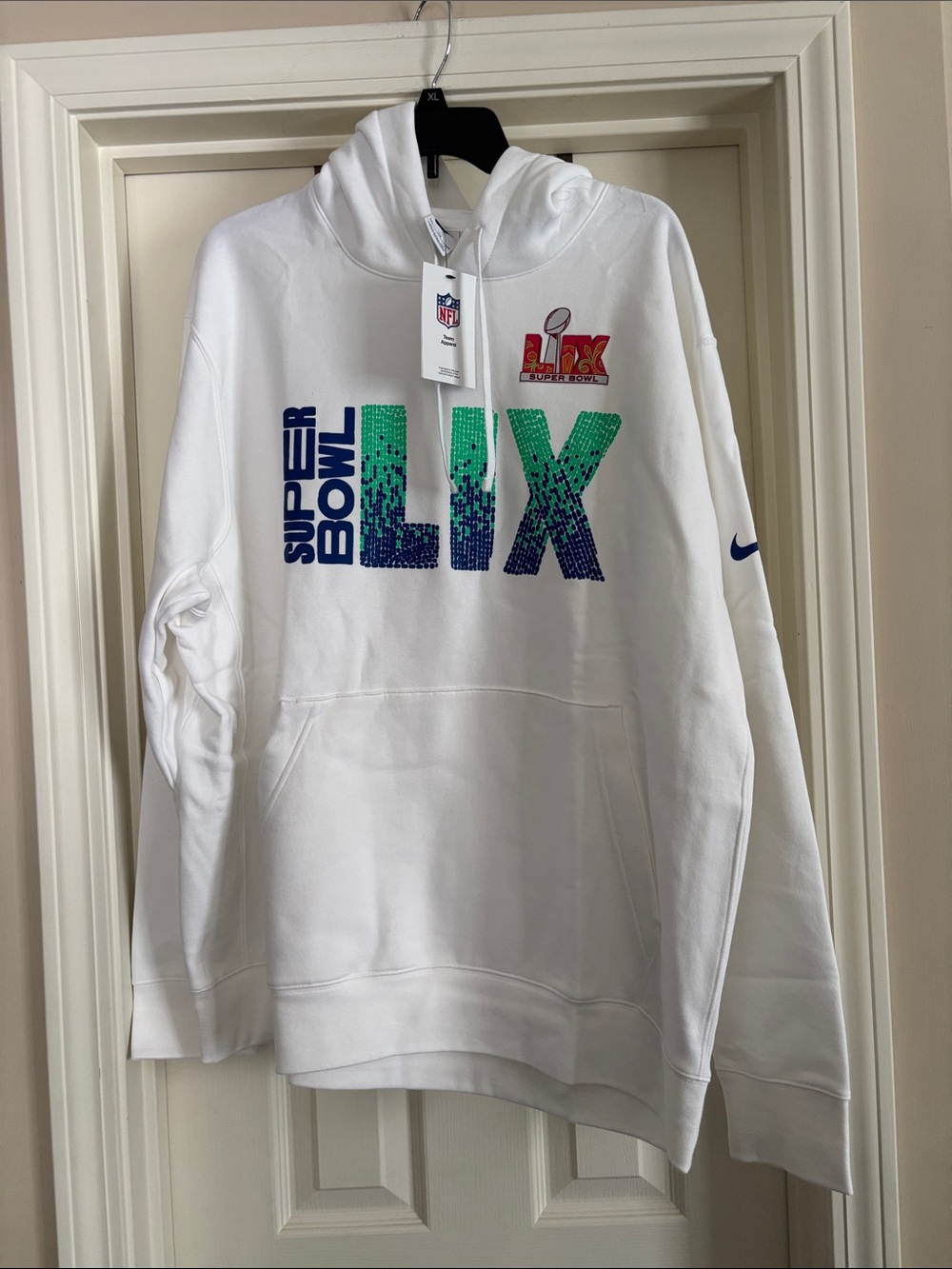 Nike NWT size XXL White Super Bowl LIX Crewneck Hoodie with Blue and Green Logo